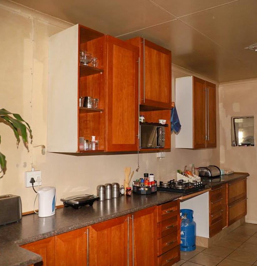 6 Bedroom Property for Sale in Koppies Rural Free State